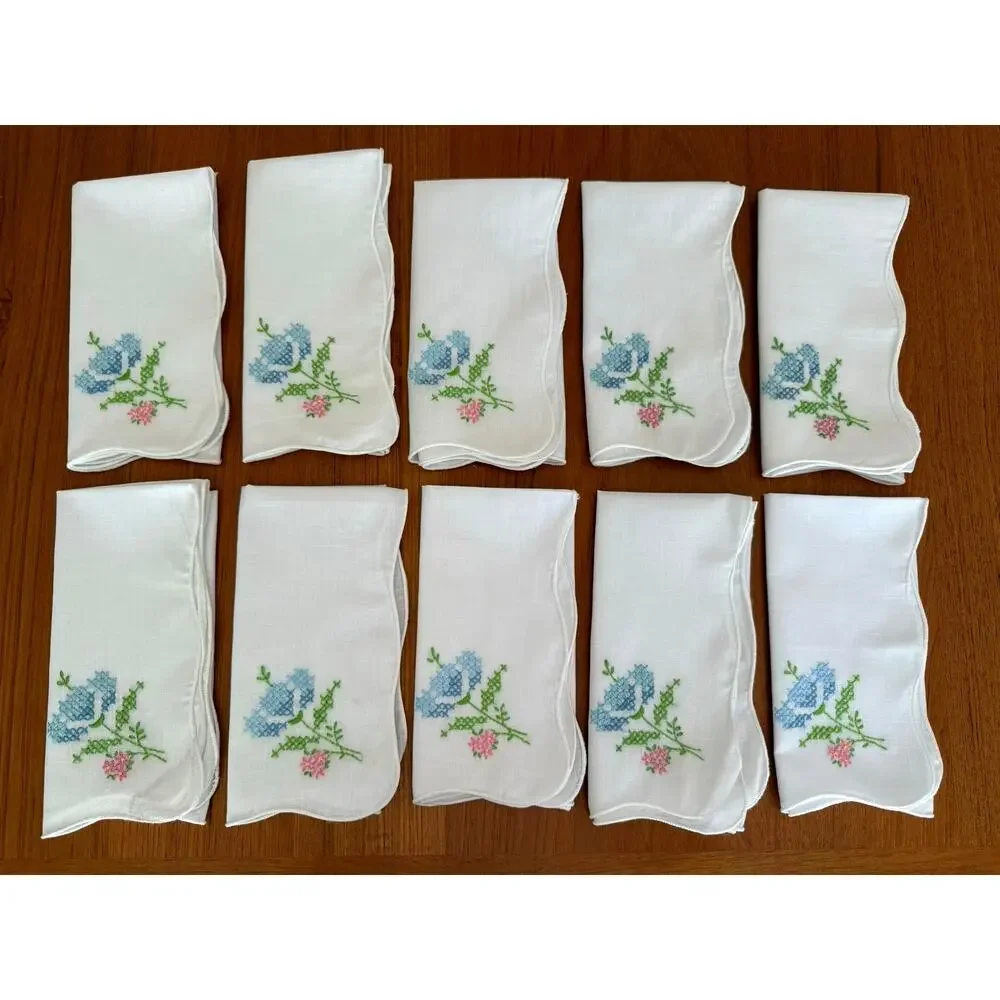 Set of 10 Vintage Embroidered Linen Napkins Blue Floral Scalloped Cottagecore